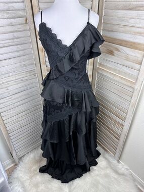 Womens Anthropologie BHLDN Elora Sleeveless V-Neck Ruffle Lace Maxi Dress Size 2
